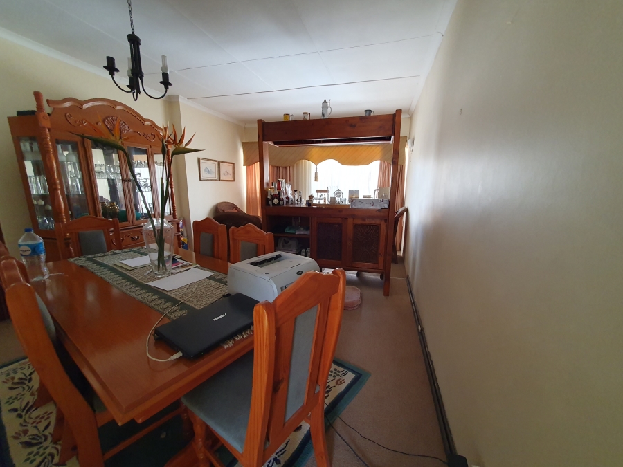 4 Bedroom Property for Sale in Flamingo Park Free State